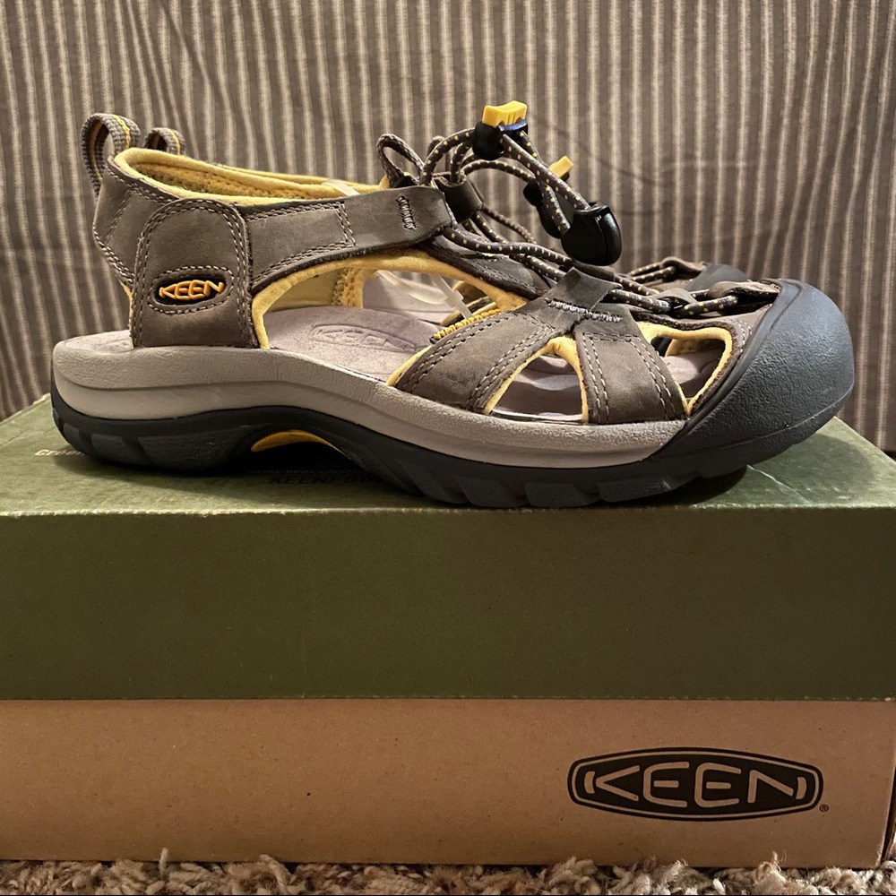 Keen Venice Sandals Hiking Waterproof New Size 6